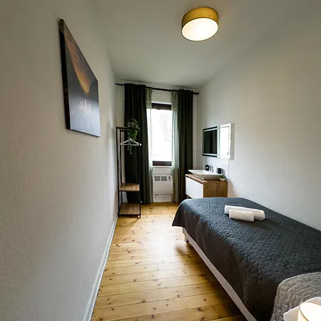 Immostay #7 -helle Mit Grossem Garten -4 Zimmer, Wifi & Free Parking 아파트