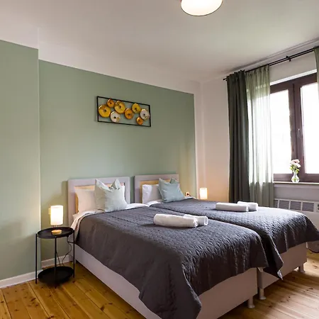 아파트 Immostay #7 -helle Mit Grossem Garten -4 Zimmer, Wifi & Free Parking *