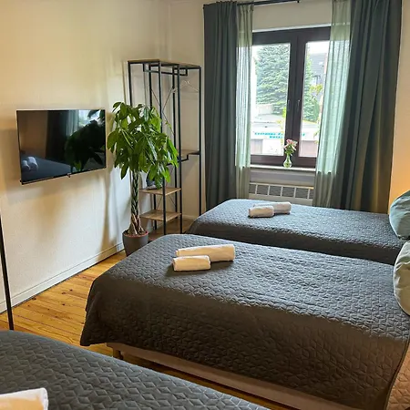 Immostay #7 -helle Mit Grossem Garten -4 Zimmer, Wifi & Free Parking 아파트 브레멘