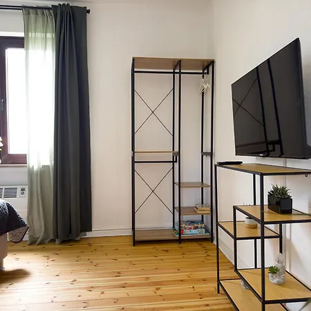 Immostay #7 -helle Mit Grossem Garten -4 Zimmer, Wifi & Free Parking Apartment *