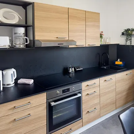 Immostay #7 -helle Mit Grossem Garten -4 Zimmer, Wifi & Free Parking