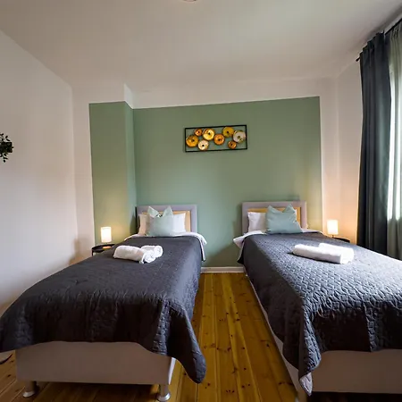 Immostay #7 -helle Mit Grossem Garten -4 Zimmer, Wifi & Free Parking * Bremen