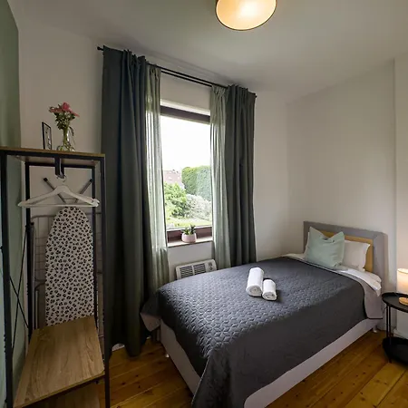 Immostay #7 -helle Mit Grossem Garten -4 Zimmer, Wifi & Free Parking Apartment *