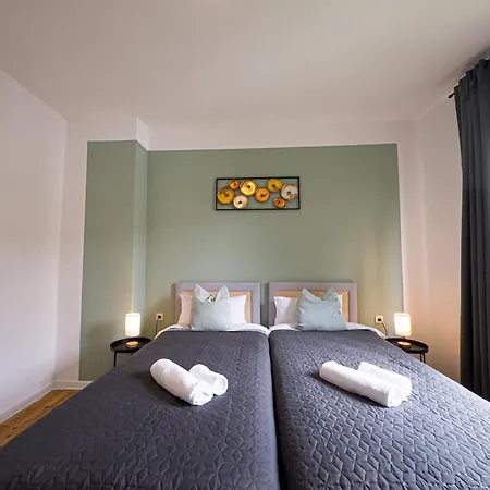 Immostay #7 -helle Mit Grossem Garten -4 Zimmer, Wifi & Free Parking * Bremen