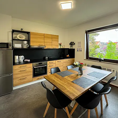Immostay #7 -helle Mit Grossem Garten -4 Zimmer, Wifi & Free Parking