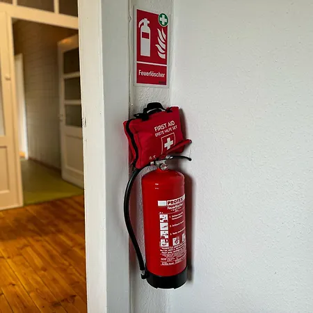 Immostay #7 -helle Mit Grossem Garten -4 Zimmer, Wifi & Free Parking Apartament *