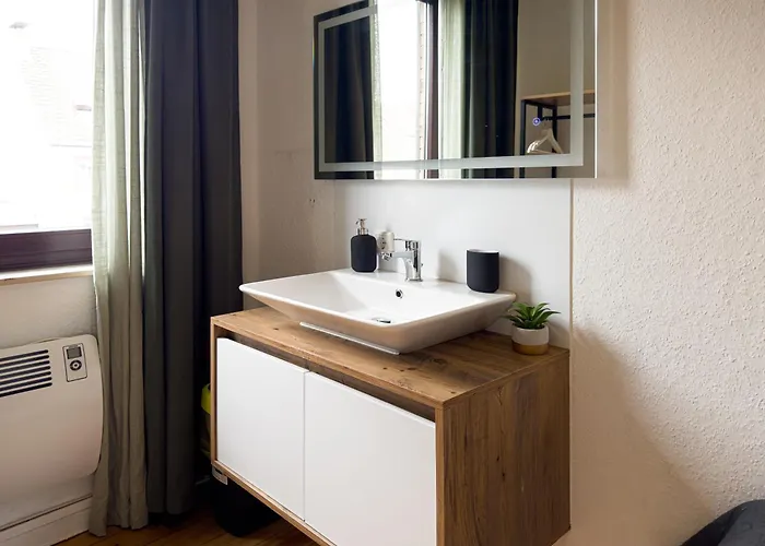 Immostay #7 -helle Mit Grossem Garten -4 Zimmer, Wifi & Free Parking