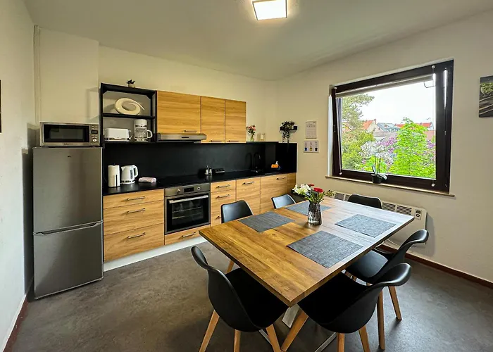 Immostay #7 -helle Mit Grossem Garten -4 Zimmer, Wifi & Free Parking